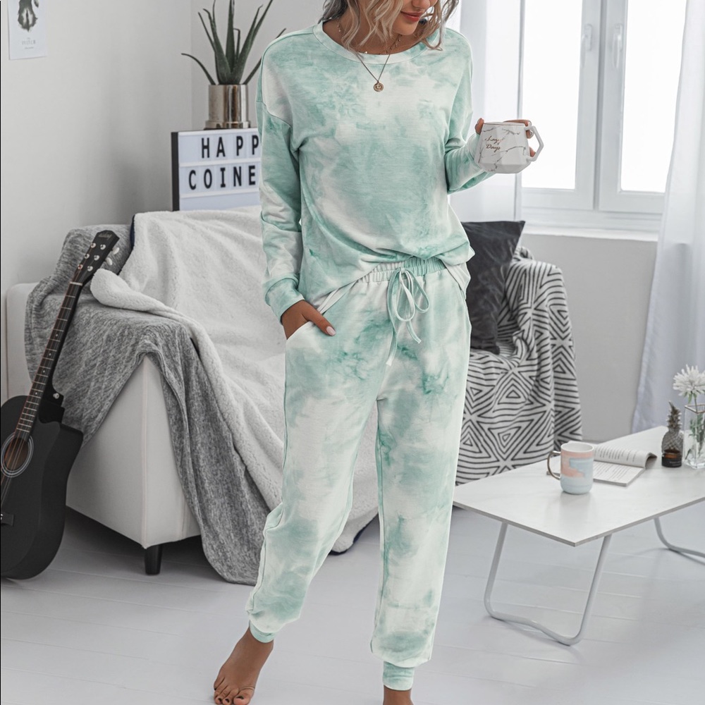 🆕Green Tie Dye Long Sleeve Pants Lounge Set - Picture 5 of 6